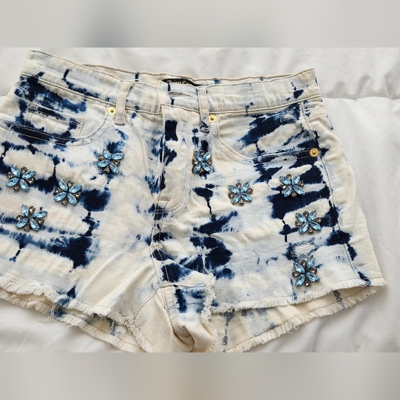 JUICY COUTURE TIE DYE EMBELLISHED SHORTS - Picture 9 of 11